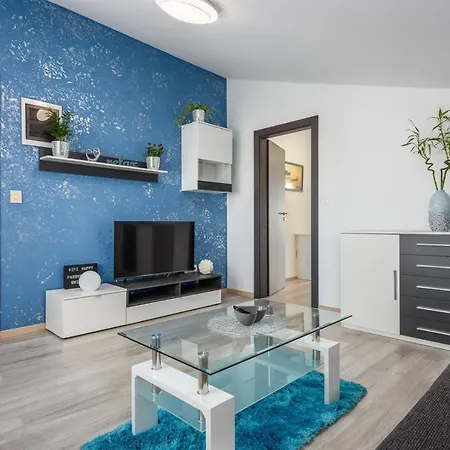 Pharos House With Hotell