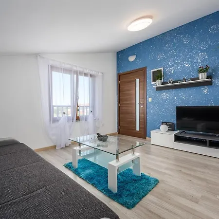 Pharos House With Hotell Umag