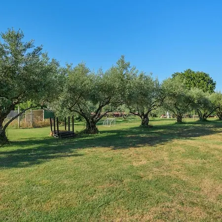 Pharos House With Hotel *