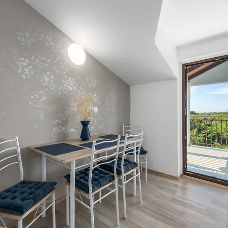 Pharos House With Hotel *