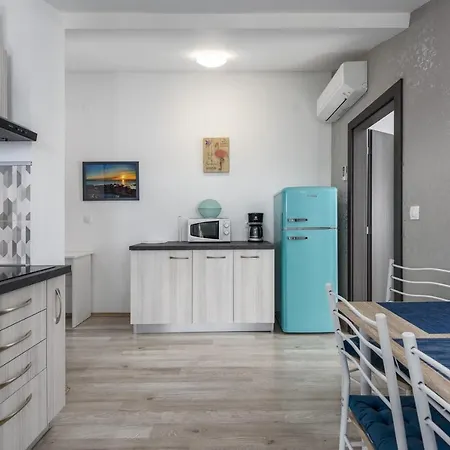 Pharos House With Umag