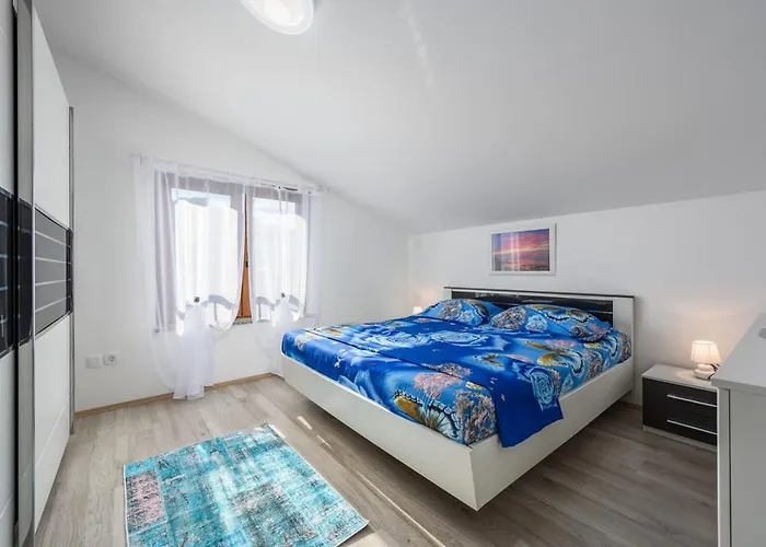 Pharos House With Hotel