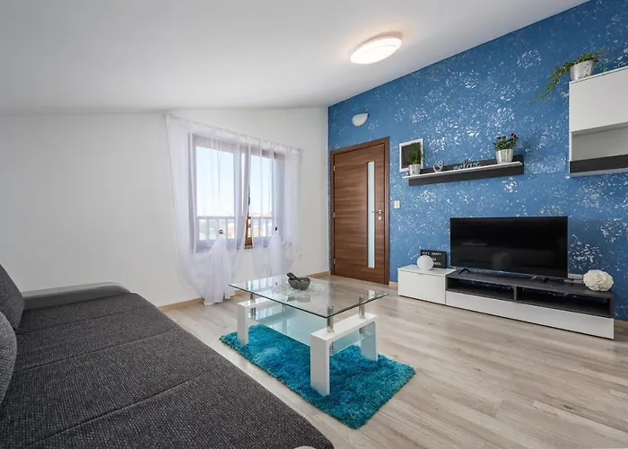 Pharos House With Hotel Umag